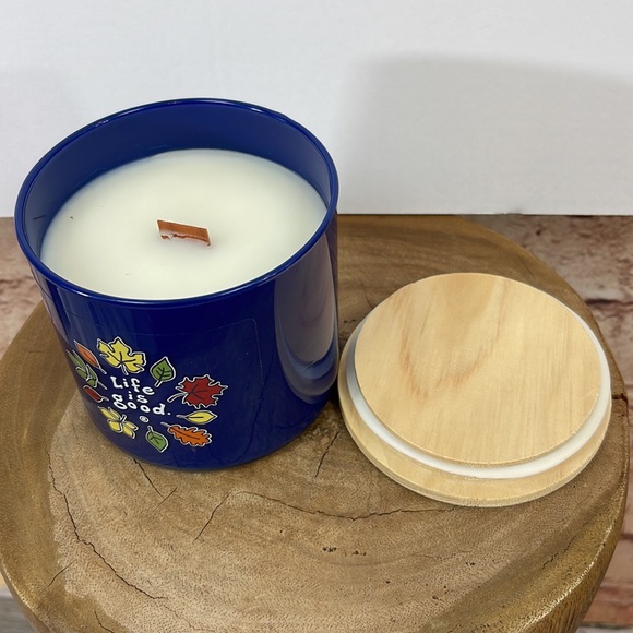 Life is Good Falling Leaves Candle - Picture 2 of 3